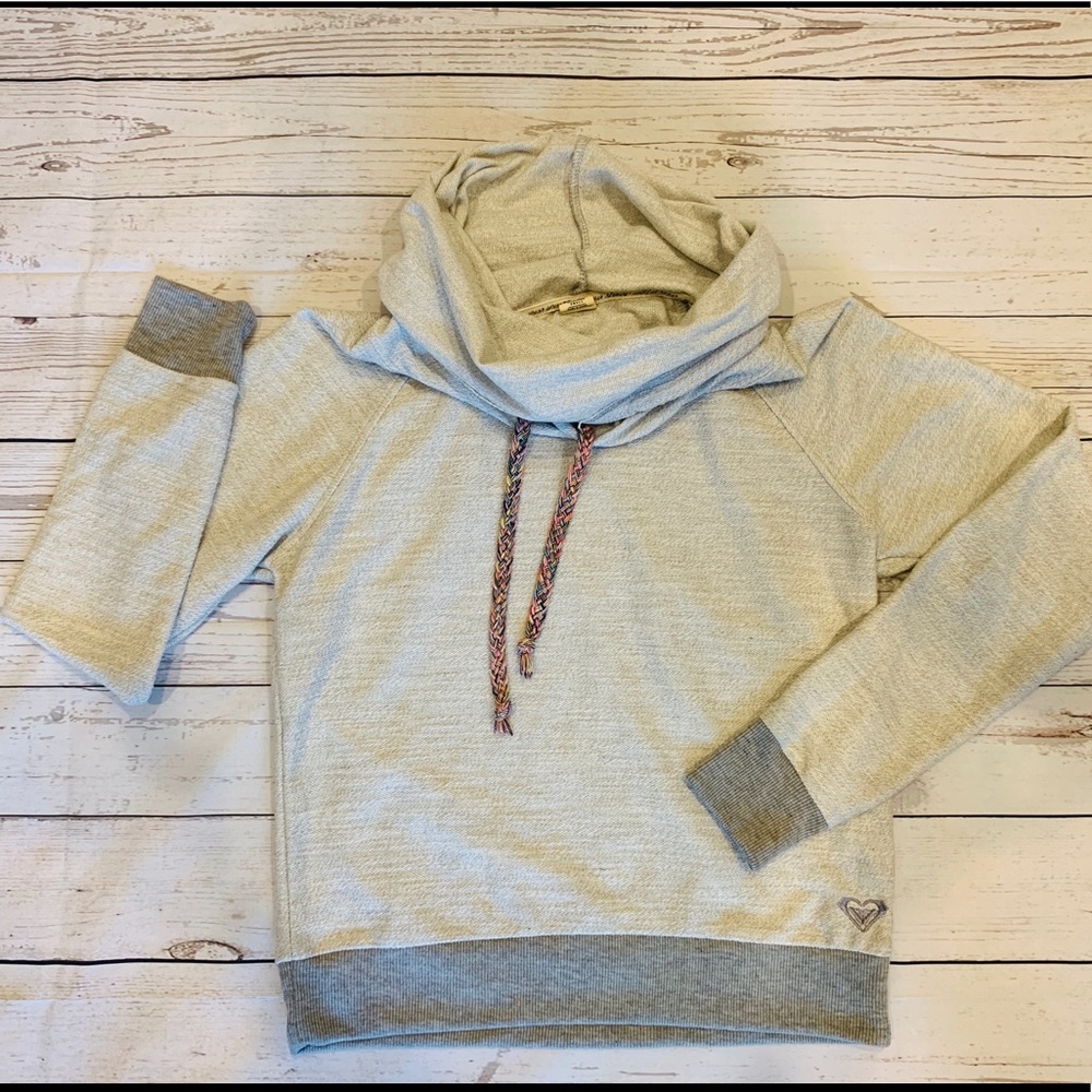 High collar sweatshirt